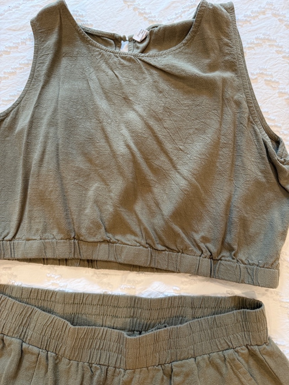 Olive Wide-Leg Crop Top & Pants Set - Picture 3 of 3